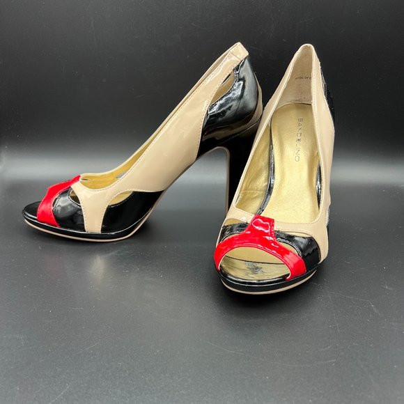 Bandolino Tricolored patent leather pumps  Beige, Black and a touch of Red - Picture 3 of 9